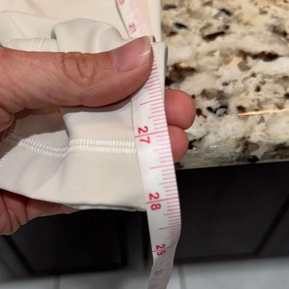 Lululemon Cream High-Waisted Leggings - Picture 4 of 5